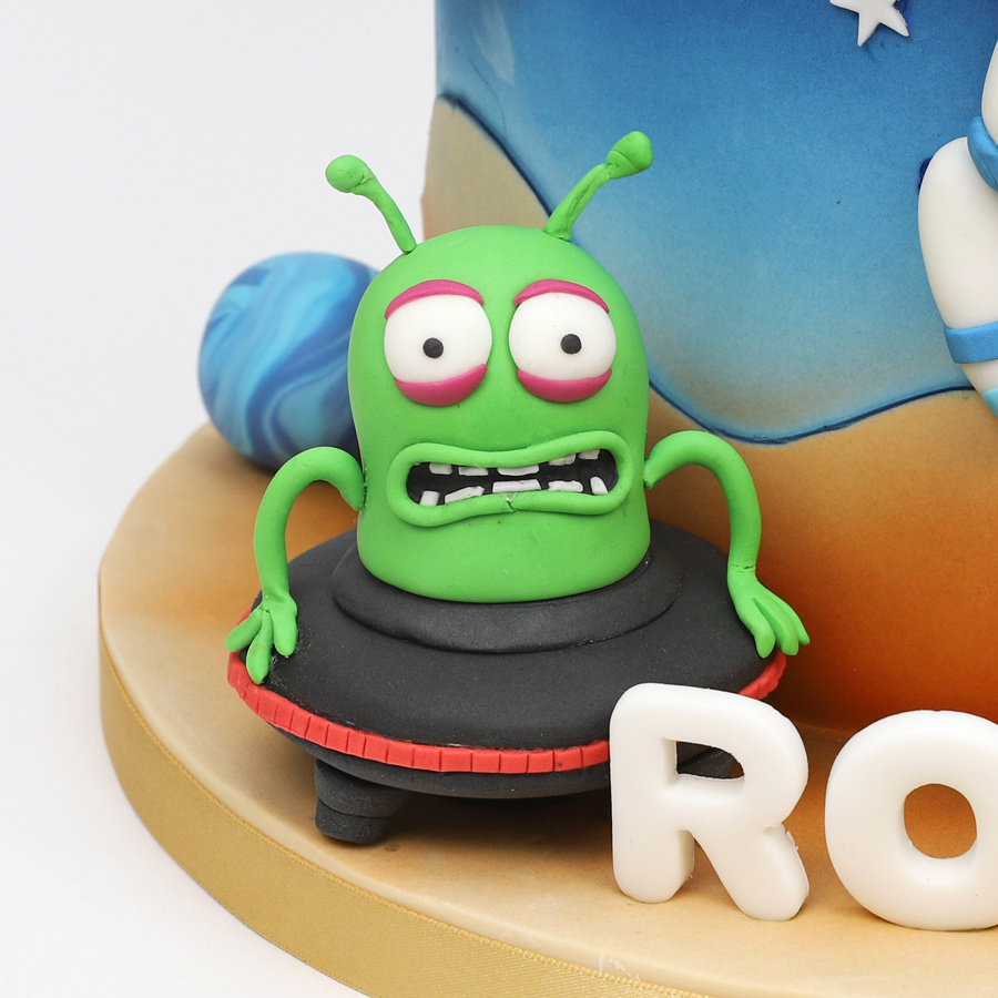 Astro Bot cake