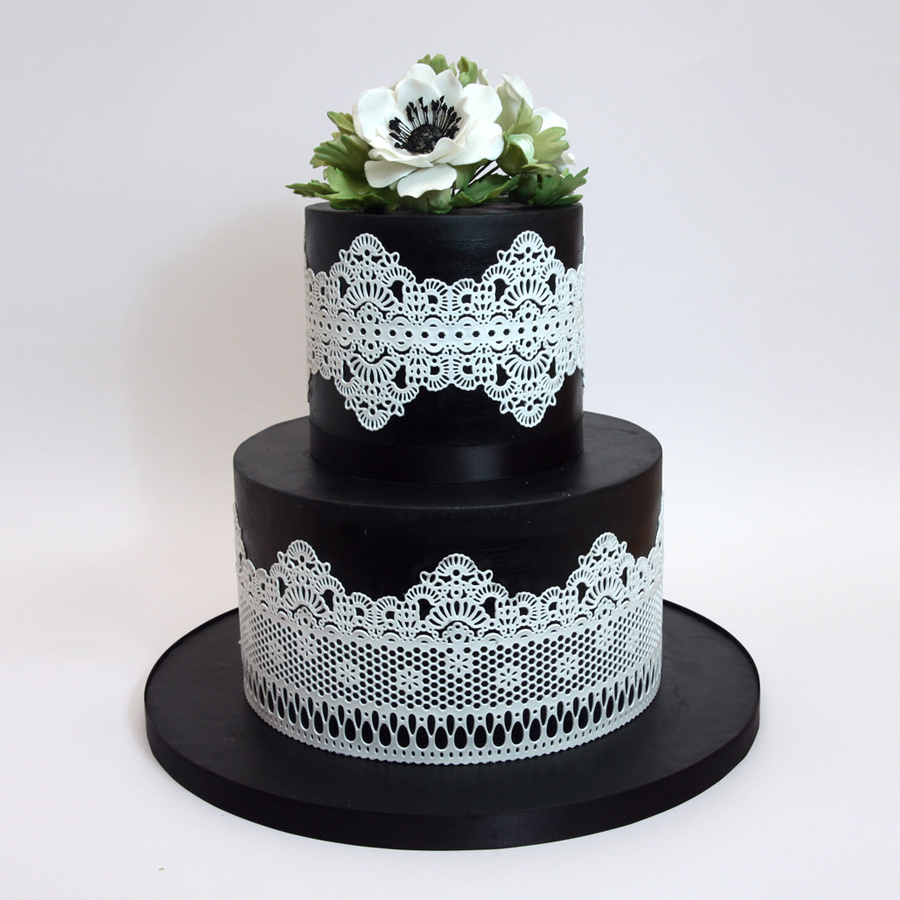 Chantilly lace cake