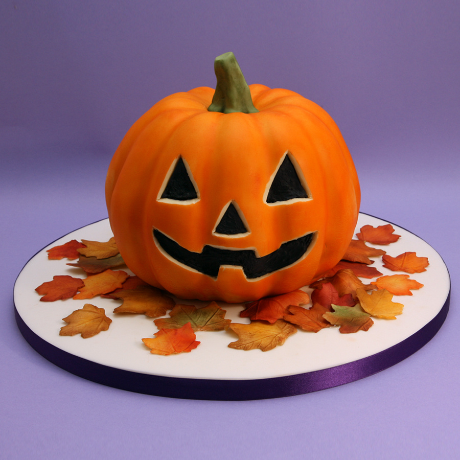 Halloween pumpkin cake