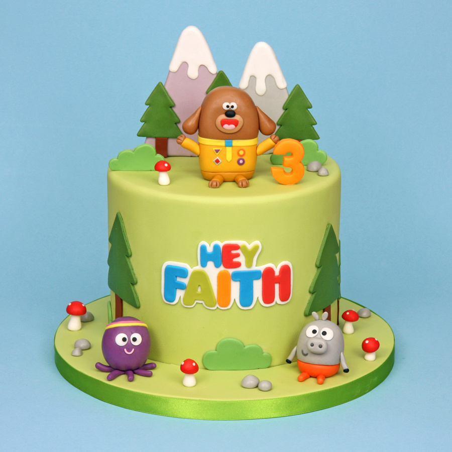 Hey Duggee cake