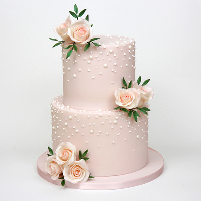 Pearls and roses cake