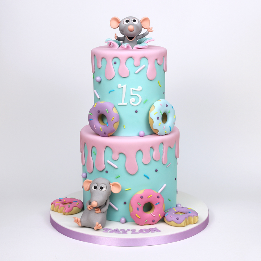 Rat and donuts cake