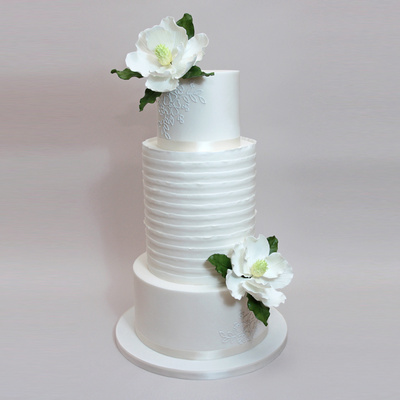 Ruffle cake with magnolias