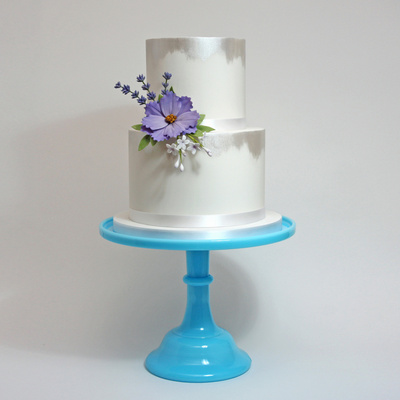 Silver edging cake