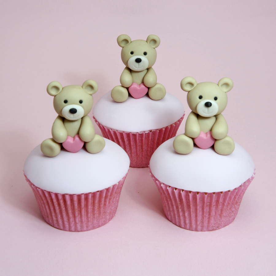 Teddy bear Valentine cupcakes