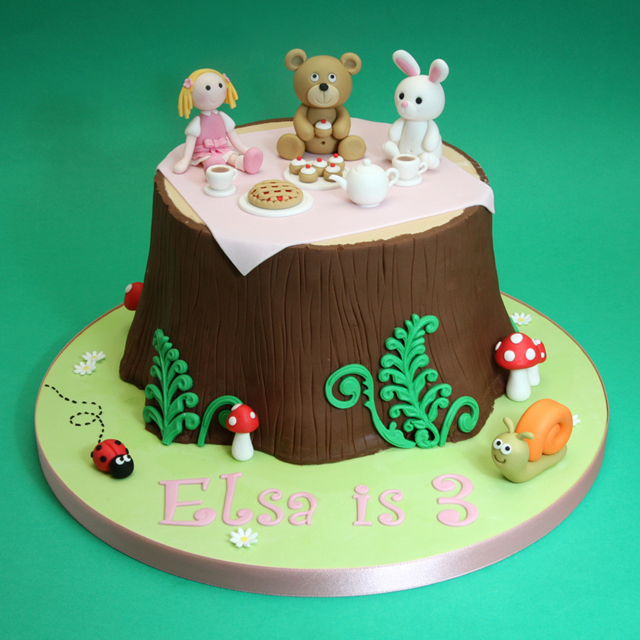 Toys picnic cake