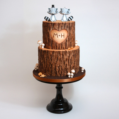 Woodland raccoons cake